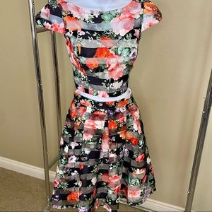 Nikibiki size small 2 piece cocktail dress